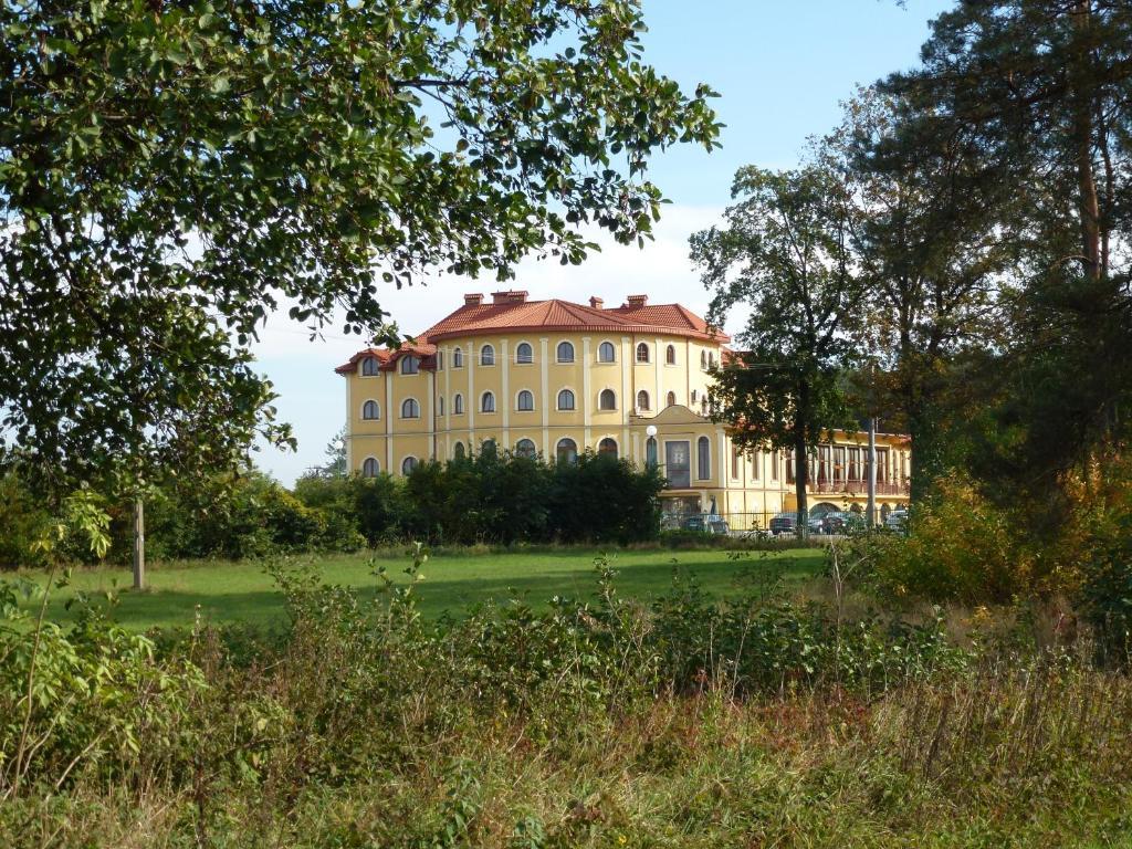 Hotel Krolewski Janów Lubelski Exterior foto