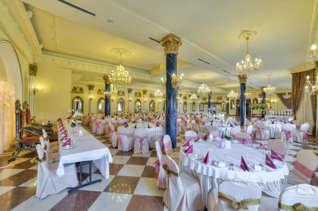 Hotel Krolewski Janów Lubelski Exterior foto