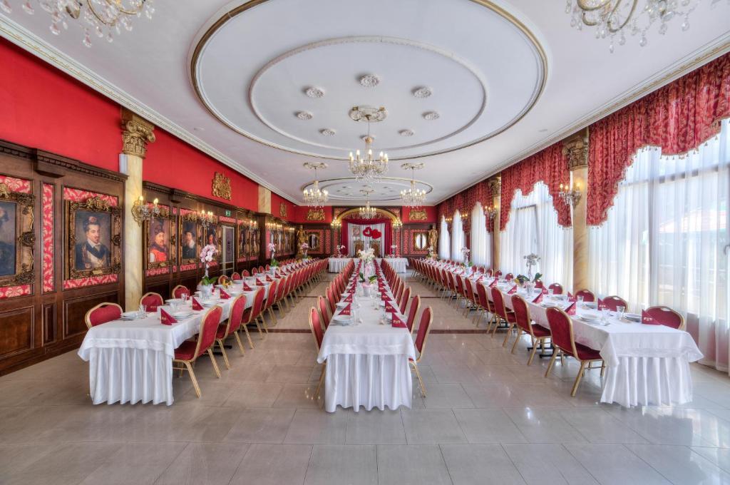 Hotel Krolewski Janów Lubelski Exterior foto