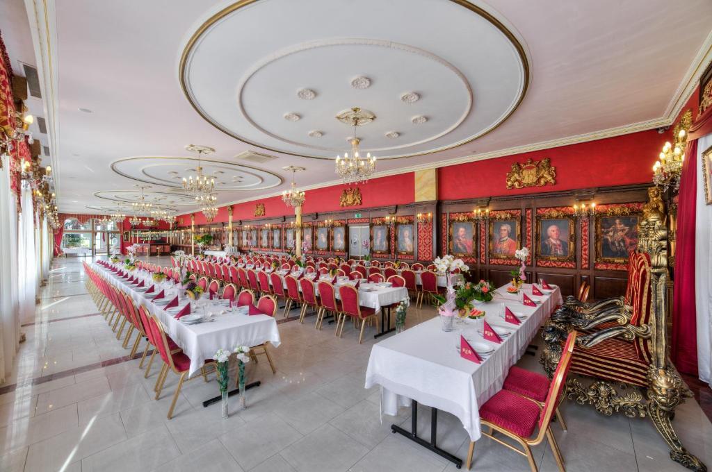 Hotel Krolewski Janów Lubelski Exterior foto