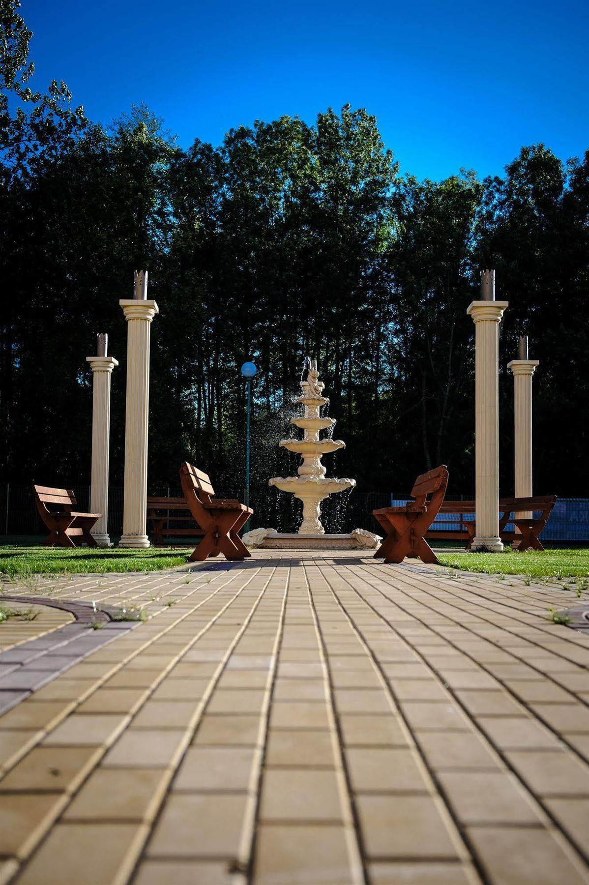 Hotel Krolewski Janów Lubelski Exterior foto