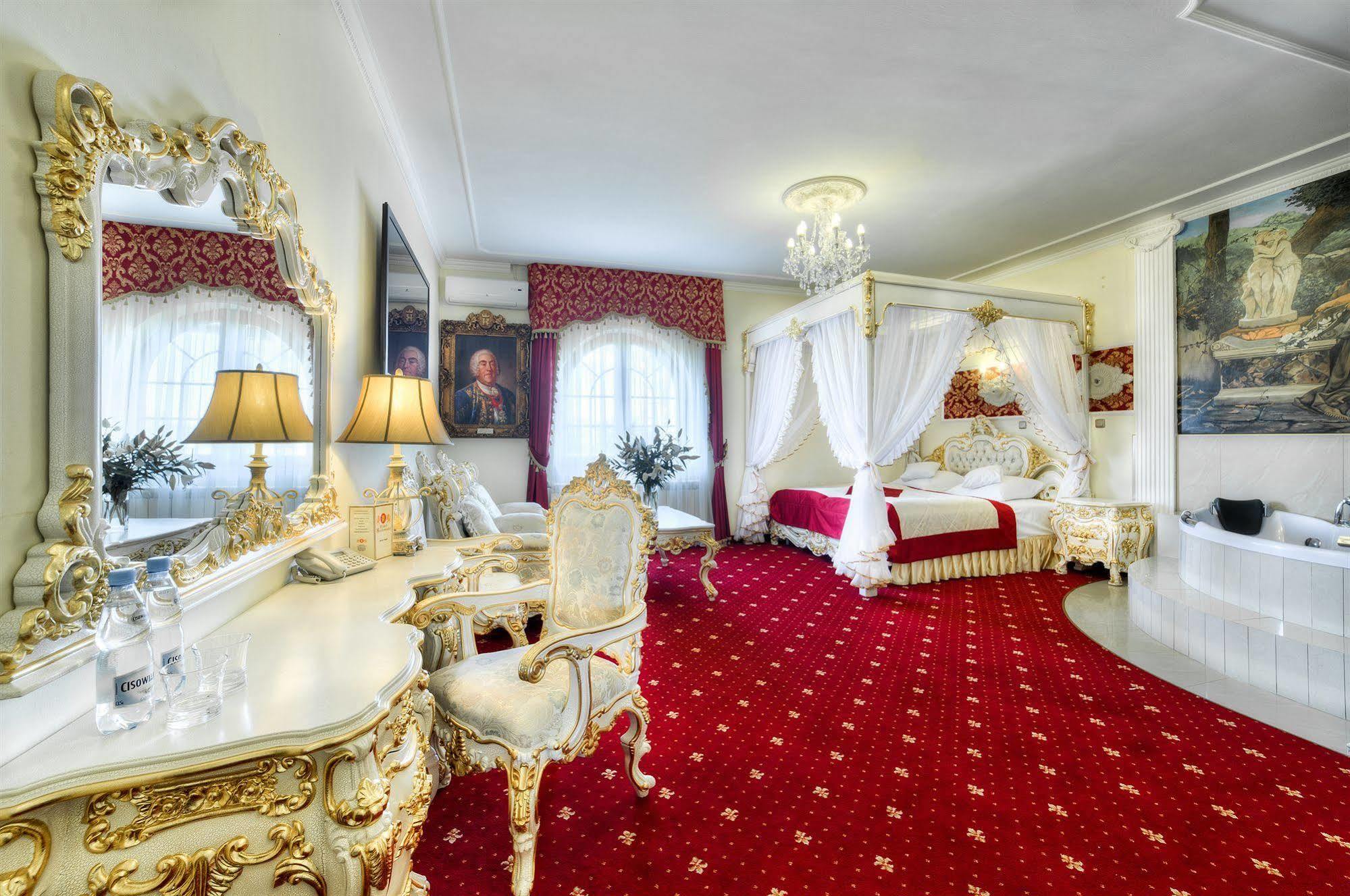 Hotel Krolewski Janów Lubelski Exterior foto