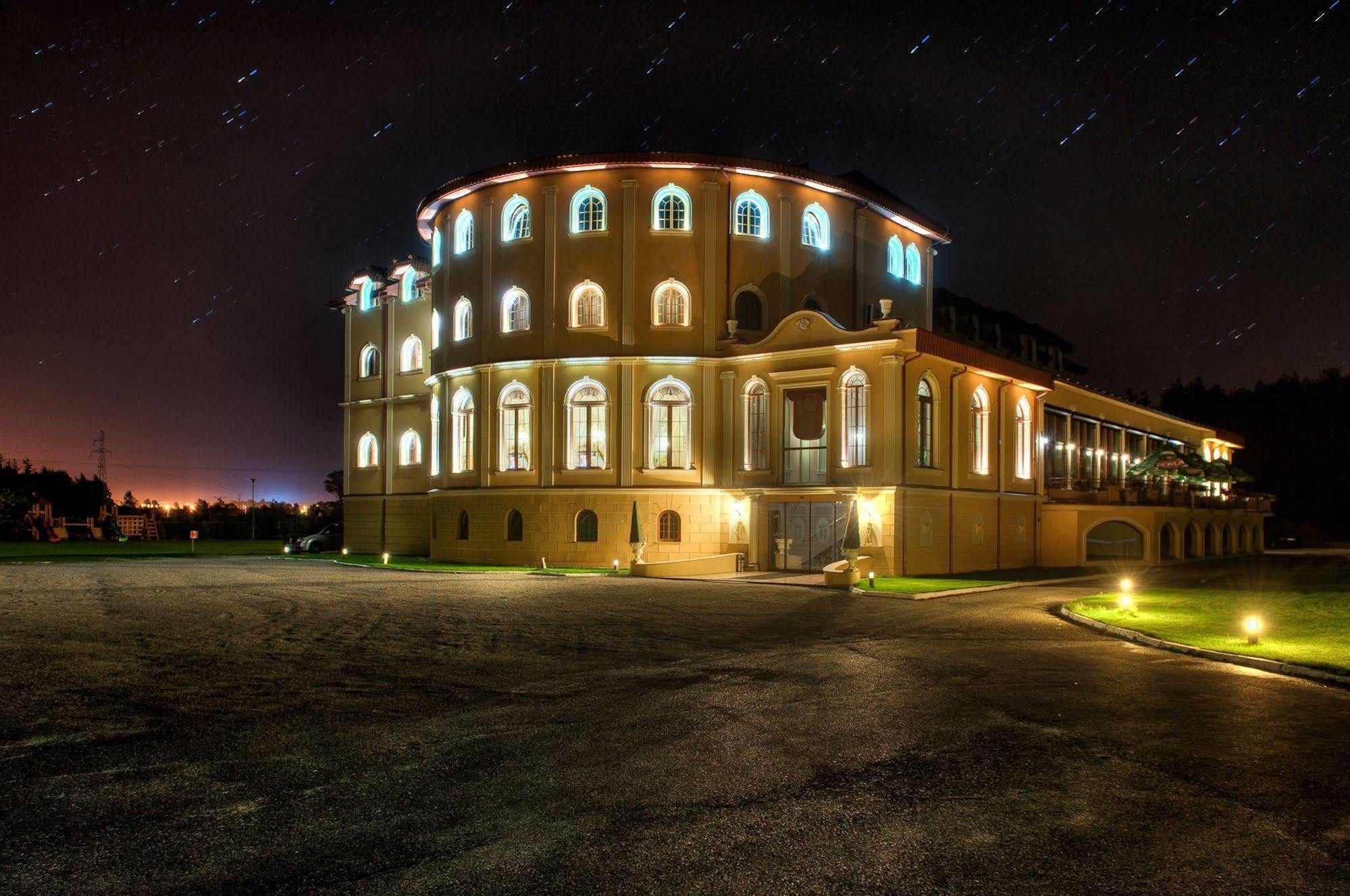 Hotel Krolewski Janów Lubelski Exterior foto